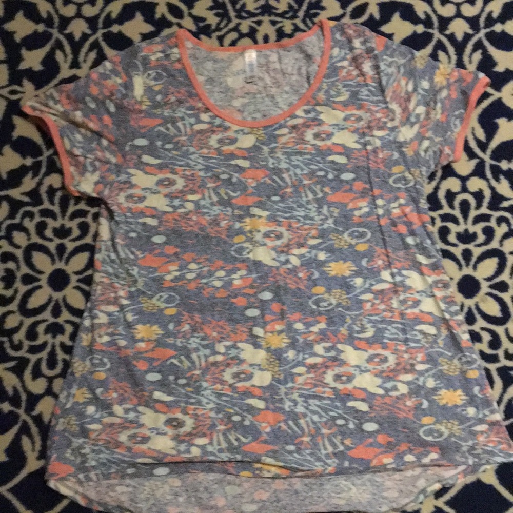 LulaRoe classic T